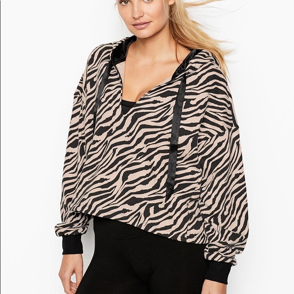 Victoria's Secret Jackets & Coats Victorias Secret Fleece Crop Hoodi Poshmark
